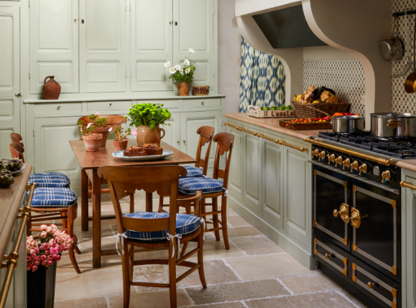 Dapur mewah dan elegan dengan tampilan vintage